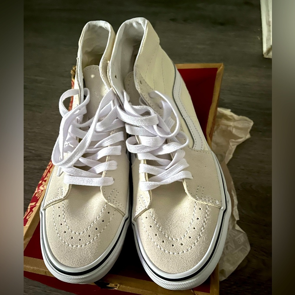 Authentic SK8 High top vans never worn box is slightly dented due to storage.